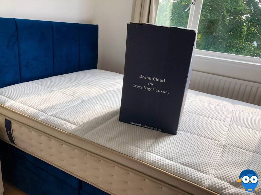DreamCloud pillow box